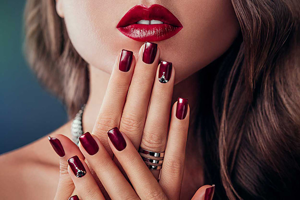 آموزش کاشت ناخن با قالب به صورت مرحله به مرحله + نکات مهم